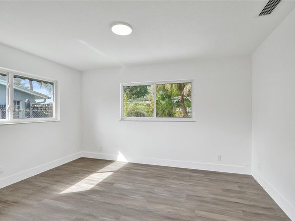 8109 NW 71st Ave, Tamarac FL 33321