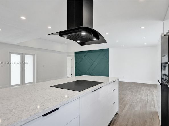 8109 NW 71st Ave, Tamarac FL 33321