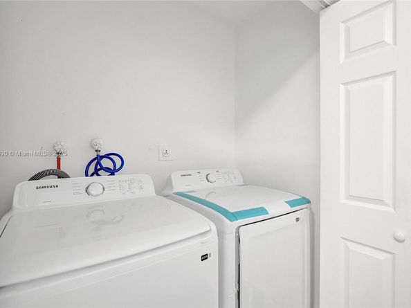 8109 NW 71st Ave, Tamarac FL 33321