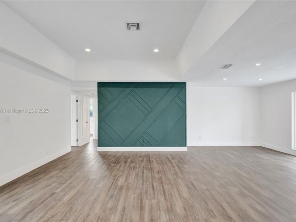 8109 NW 71st Ave, Tamarac FL 33321