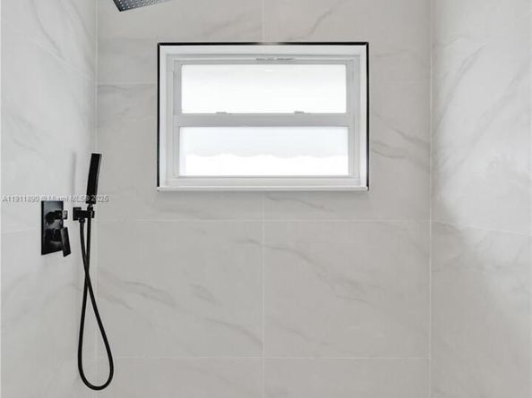 8109 NW 71st Ave, Tamarac FL 33321