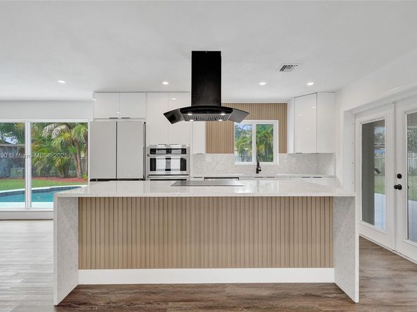 8109 NW 71st Ave, Tamarac FL 33321