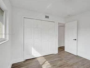 8109 NW 71st Ave, Tamarac FL 33321