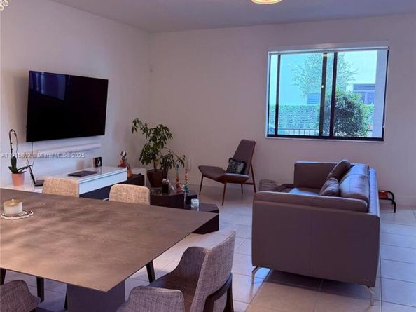 4624 NW 83rd Ave, Doral FL 33166