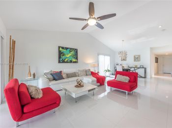 16189 Laurel Dr