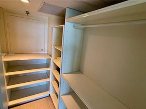 900 Bay Dr 906, Miami Beach FL 33141
