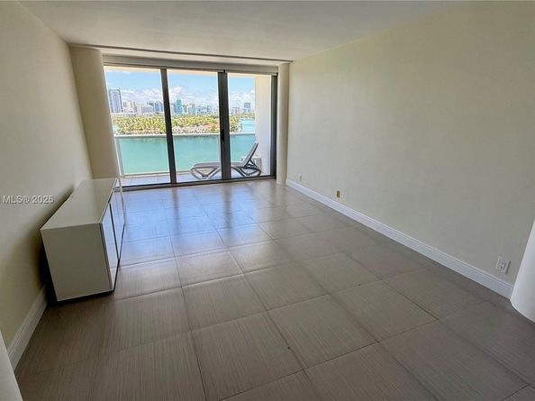 900 Bay Dr 906, Miami Beach FL 33141