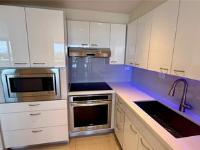 900 Bay Dr 906, Miami Beach FL 33141