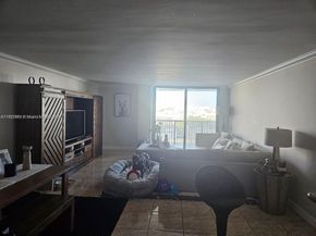 1800 Collins Ave 8B, Miami Beach FL 33139