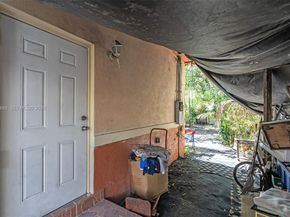 1320 NE 135th St, North Miami FL 33161