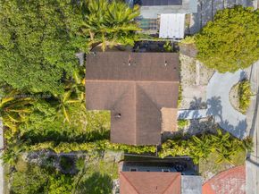 1320 NE 135th St, North Miami FL 33161