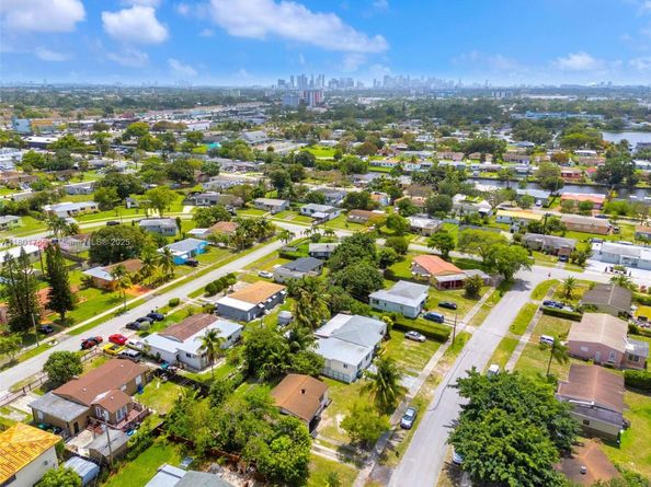 8935 NW 10th Ave, Miami FL 33150