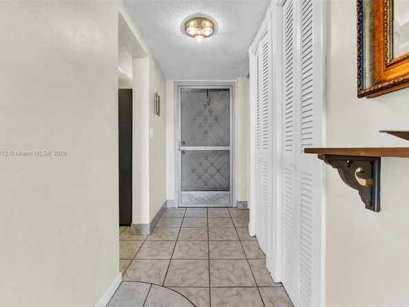 330 SE 2nd St 303F, Hallandale Beach FL 33009