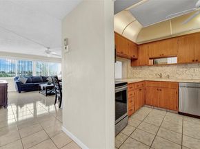 330 SE 2nd St 303F, Hallandale Beach FL 33009