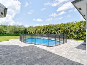 11901 NW 12th St, Plantation FL 33323