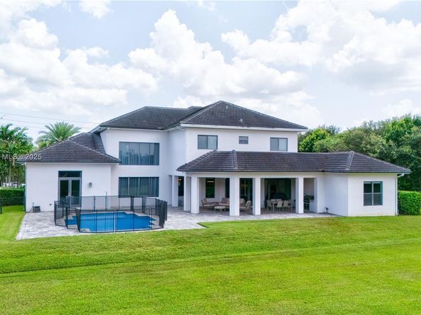 11901 NW 12th St, Plantation FL 33323