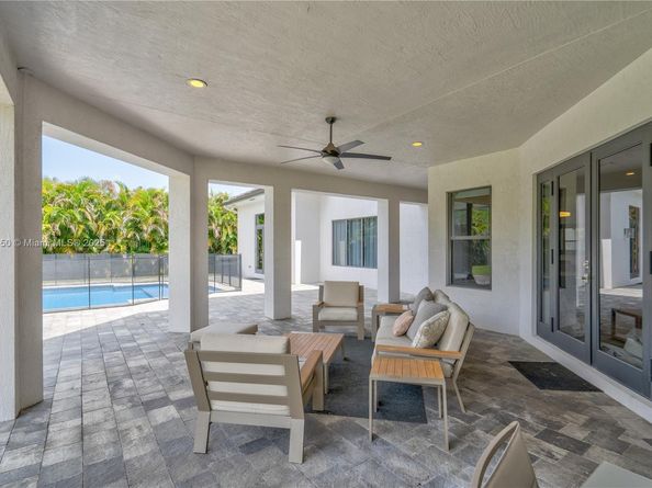 11901 NW 12th St, Plantation FL 33323