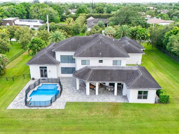 11901 NW 12th St, Plantation FL 33323