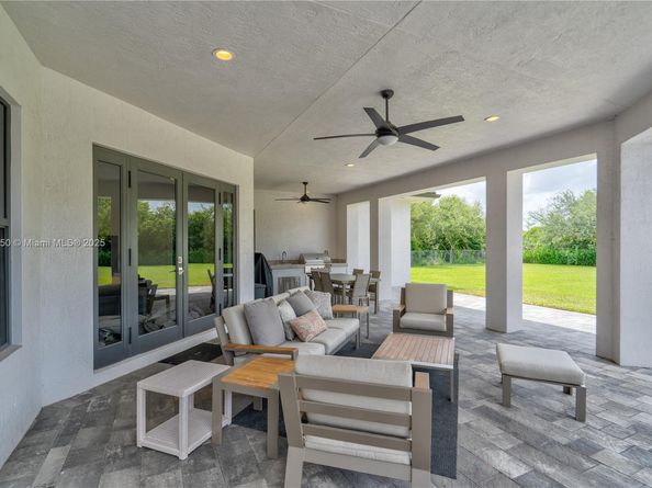 11901 NW 12th St, Plantation FL 33323