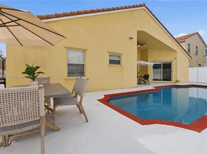 18427 NW 9th Ct, Pembroke Pines FL 33029