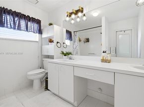 18427 NW 9th Ct, Pembroke Pines FL 33029