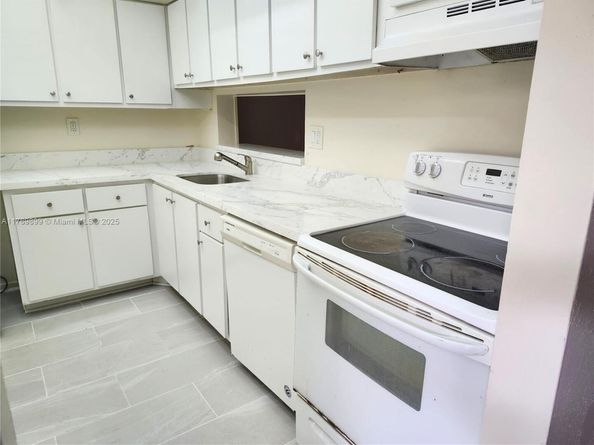 8520 SW 133rd Ave Rd 415, Miami FL 33183