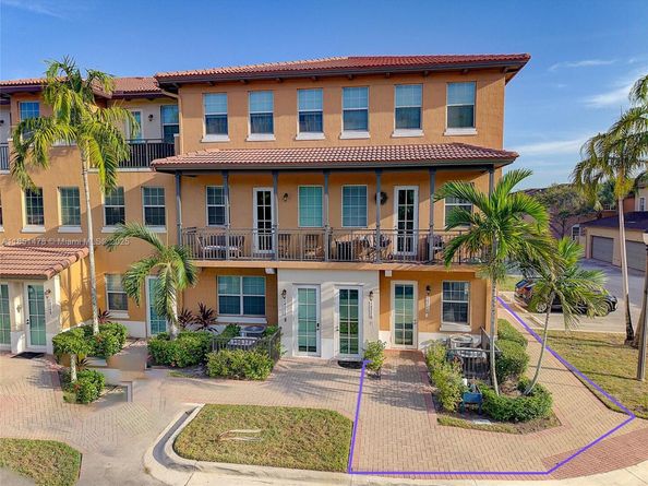 14774 SW 10th St 10502, Pembroke Pines FL 33027