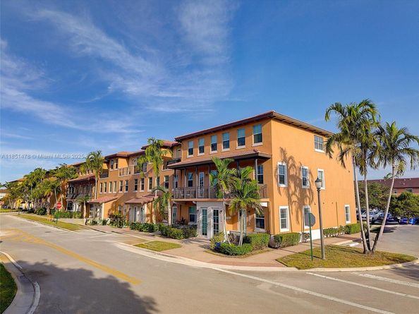 14774 SW 10th St 10502, Pembroke Pines FL 33027