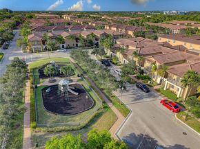 14774 SW 10th St 10502, Pembroke Pines FL 33027
