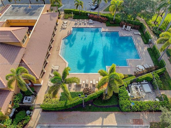 14774 SW 10th St 10502, Pembroke Pines FL 33027