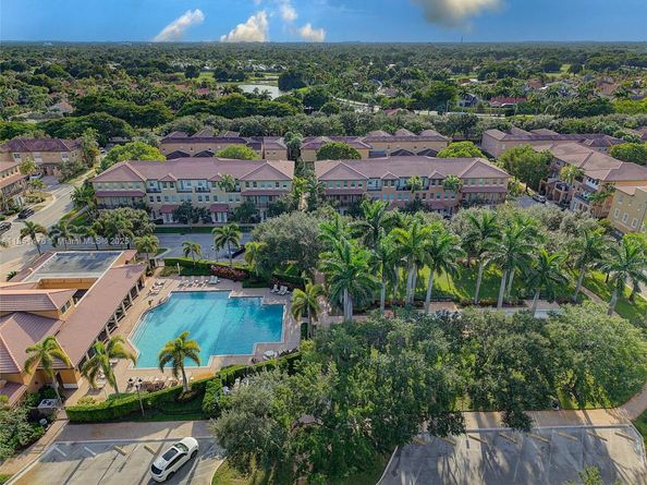 14774 SW 10th St 10502, Pembroke Pines FL 33027
