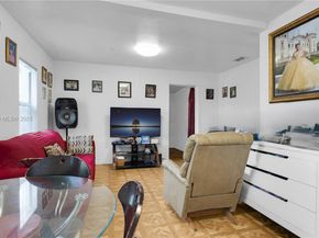 1554 NW 58th St, Miami FL 33142