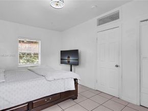 1554 NW 58th St, Miami FL 33142
