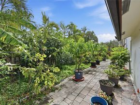 10003 NW 53rd Ct, Coral Springs FL 33076