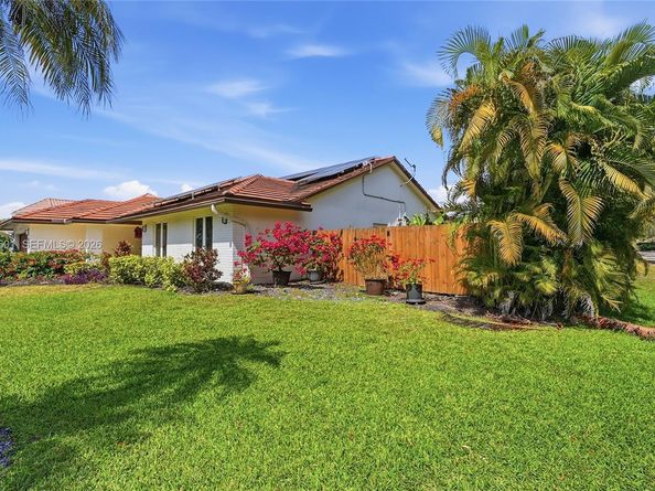 10003 NW 53rd Ct, Coral Springs FL 33076