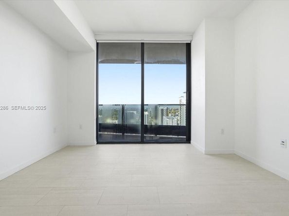 1000 Brickell Plz 3211, Miami FL 33131