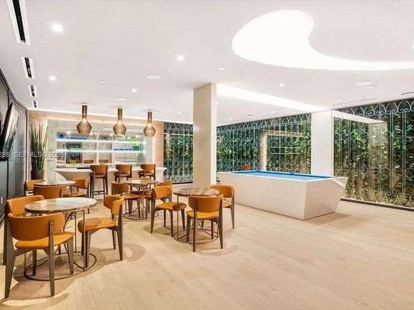 1000 Brickell Plz 3211, Miami FL 33131