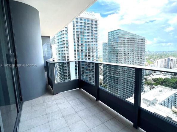 1000 Brickell Plz 3211, Miami FL 33131