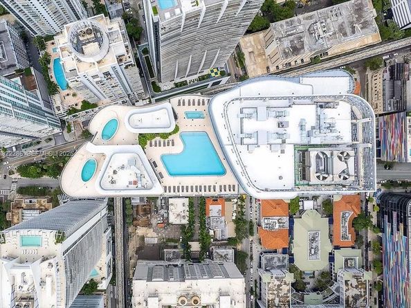 1000 Brickell Plz 3211, Miami FL 33131