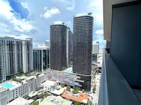 1000 Brickell Plz 3211, Miami FL 33131
