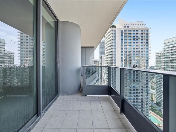 1000 Brickell Plz 3211, Miami FL 33131