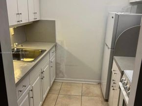 2000 Biarritz Dr 202, Miami Beach FL 33141