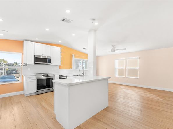 5611 SW 32nd Ter, Dania Beach FL 33312