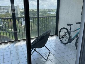 2240 N Cypress Bend Dr 805, Pompano Beach FL 33069