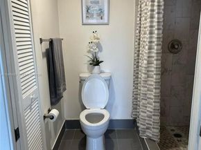 2240 N Cypress Bend Dr 805, Pompano Beach FL 33069