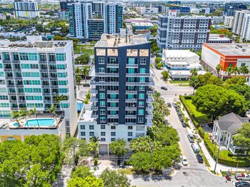 2275 Biscayne Blvd