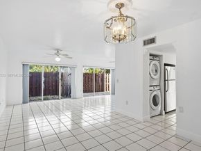 8450 SW 154th Cir Ct 204, Miami FL 33193