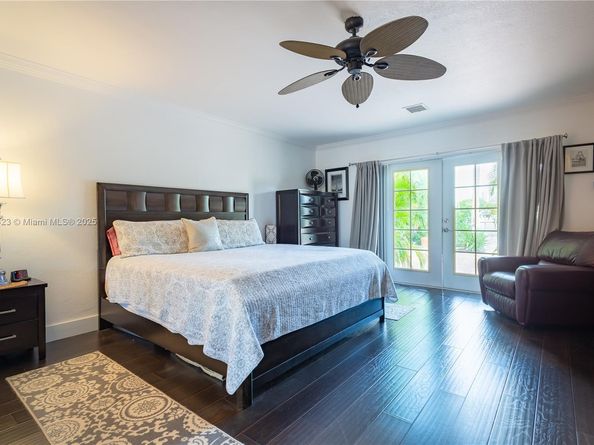 2908 Bayview Dr, Fort Lauderdale FL 33306