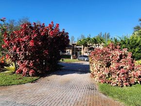 6879 NW 65th Terrace, Parkland FL 33067