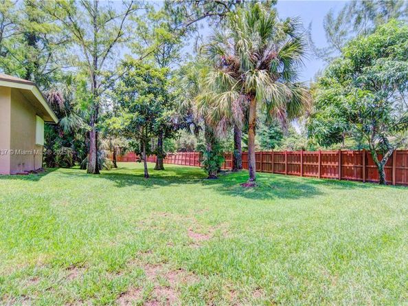 6879 NW 65th Terrace, Parkland FL 33067